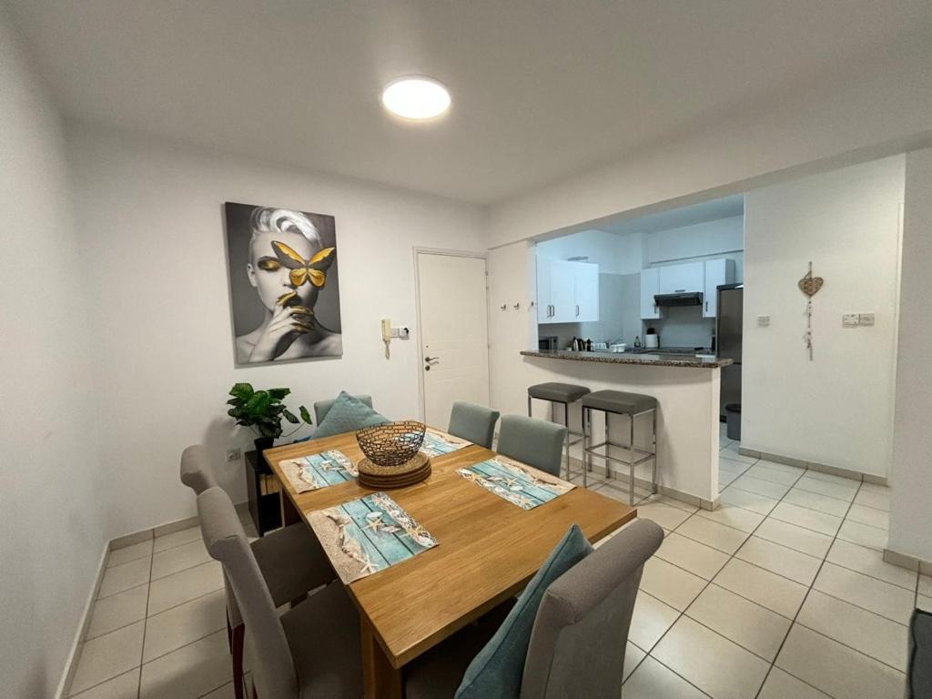 Cozy Apartment In Paphos Beautiful Complex Exterior photo