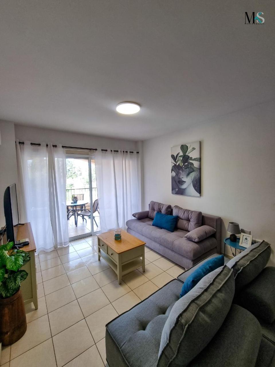 Cozy Apartment In Paphos Beautiful Complex Exterior photo